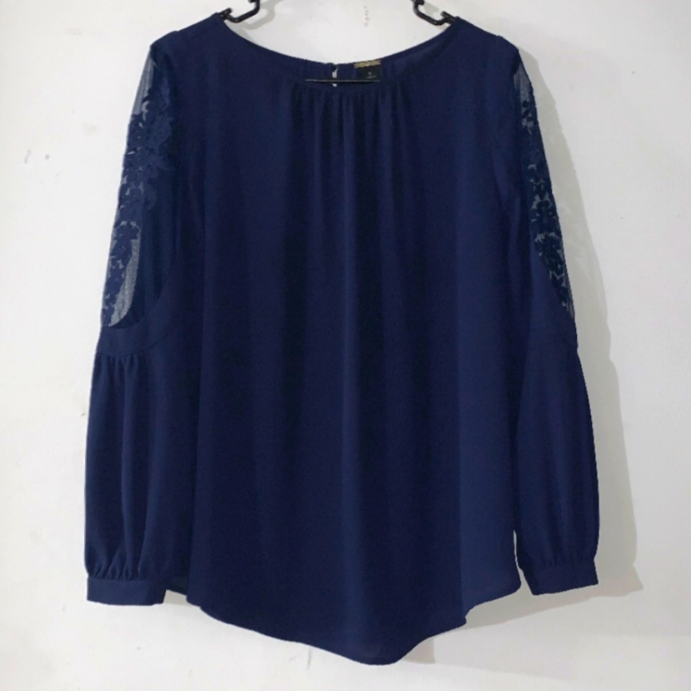 🐦 - Black Label Chicos sz 1 (med 8-10) Navy Blue Lace Sleeved Top